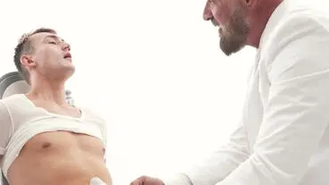 性感西装男神菲利克斯·坎普引诱巨屌纯真少年