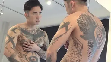 小吉玩弄乳头自慰